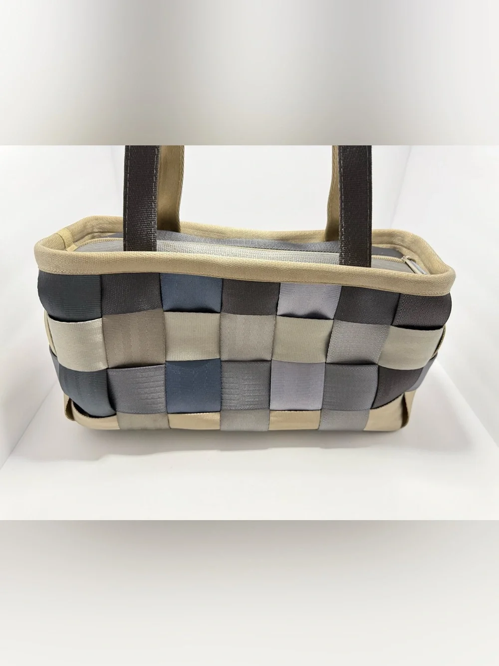 Harveys Seatbelt Bag Woven Tote Handbag Gray Beige Blue Zip Top Shoulder Purse